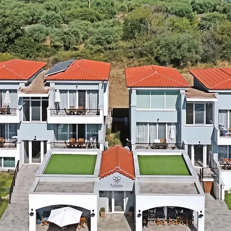 7 Grapes Aparthotel 3*