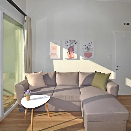 아파트호텔 7 Grapes Elevtheraí