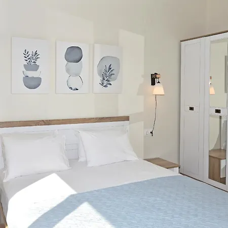 Aparthotel 7 Grapes 3*