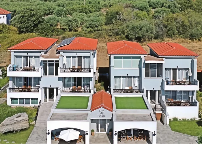 7 Grapes Apartahotel 3*